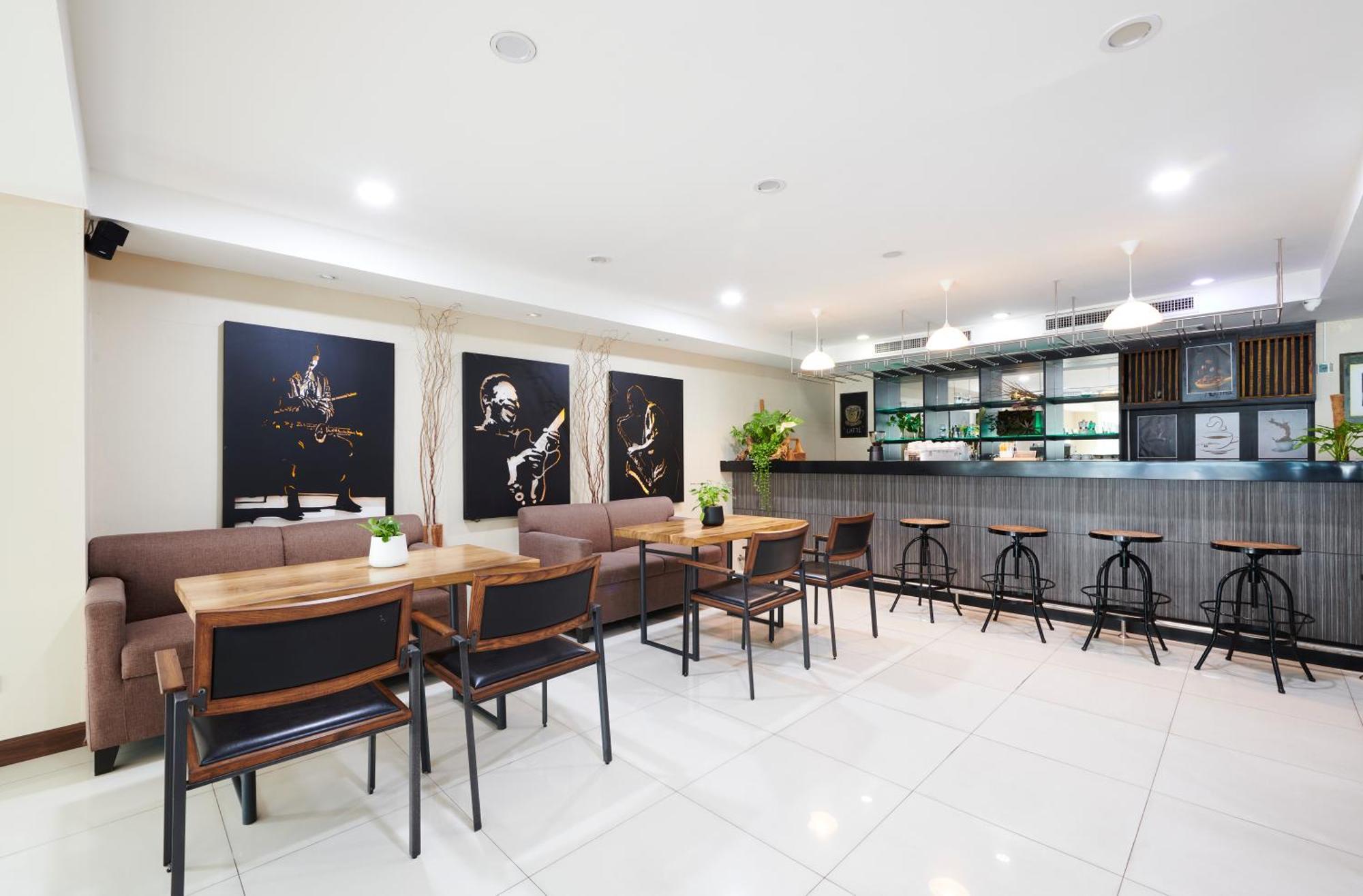Adelphi Отель 4*